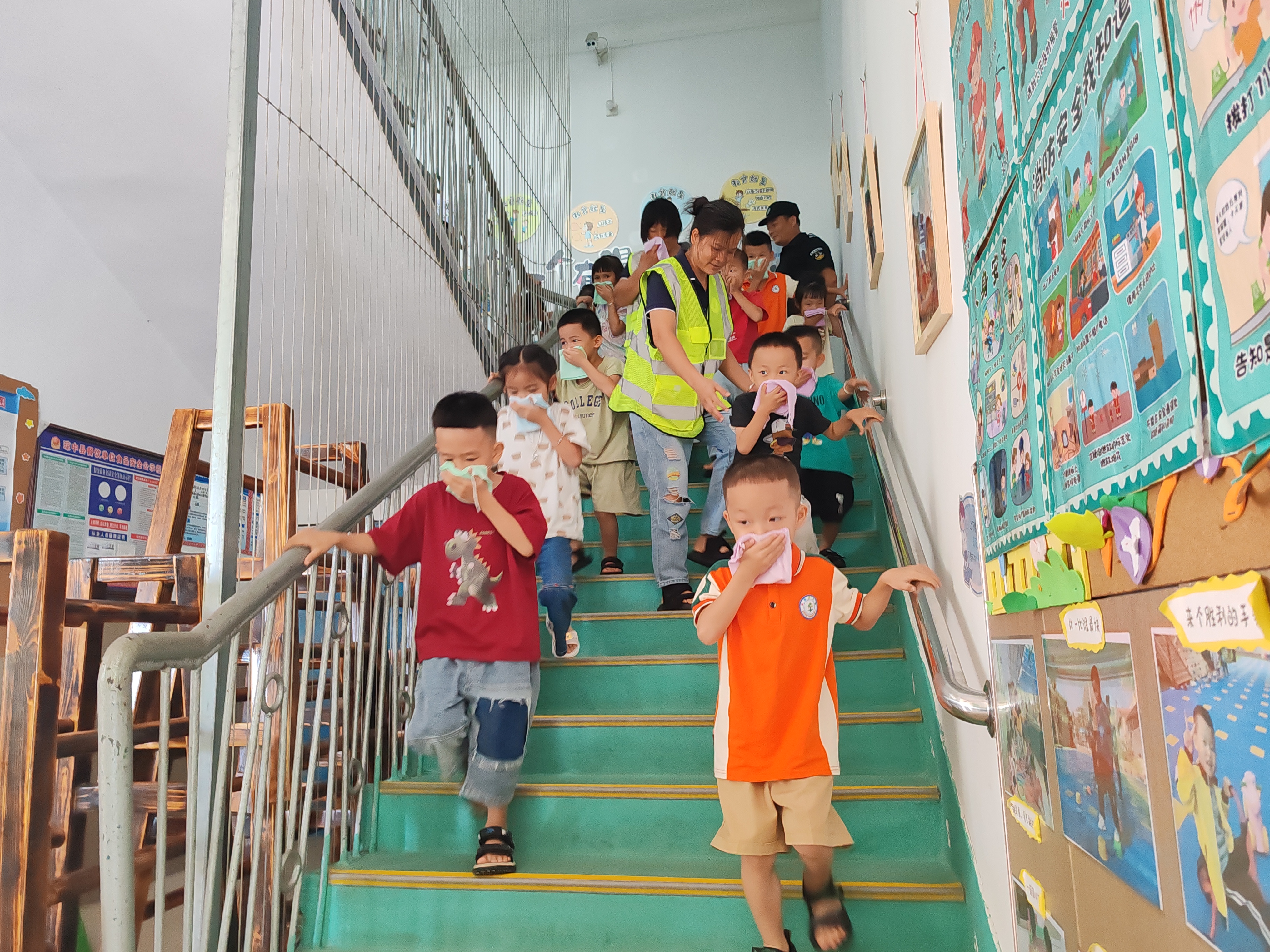 1718696562716013120.jpg 1718696562716013120.jpg